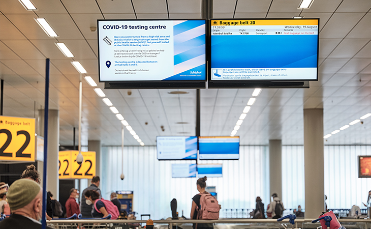 BIS|Econocom installeert 1.500e digitale display op Schiphol