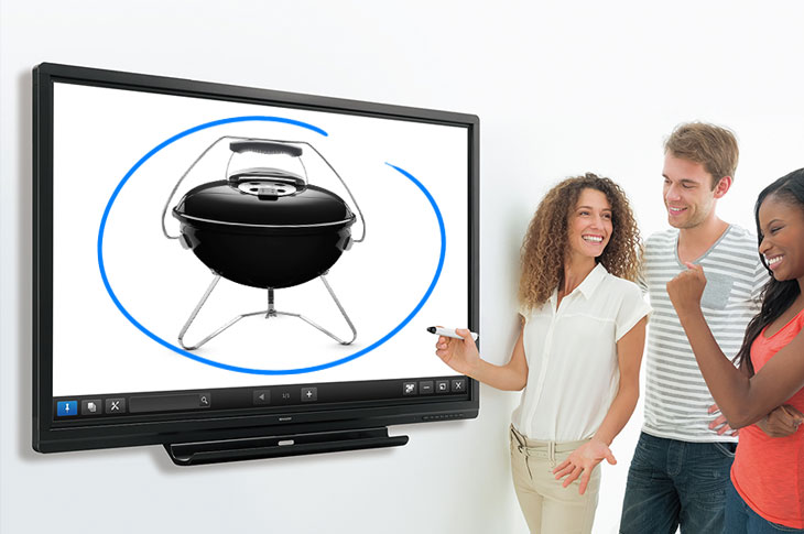 Zomeractie! Gratis Weber Smokey Joe bij Sharp Touchscreen