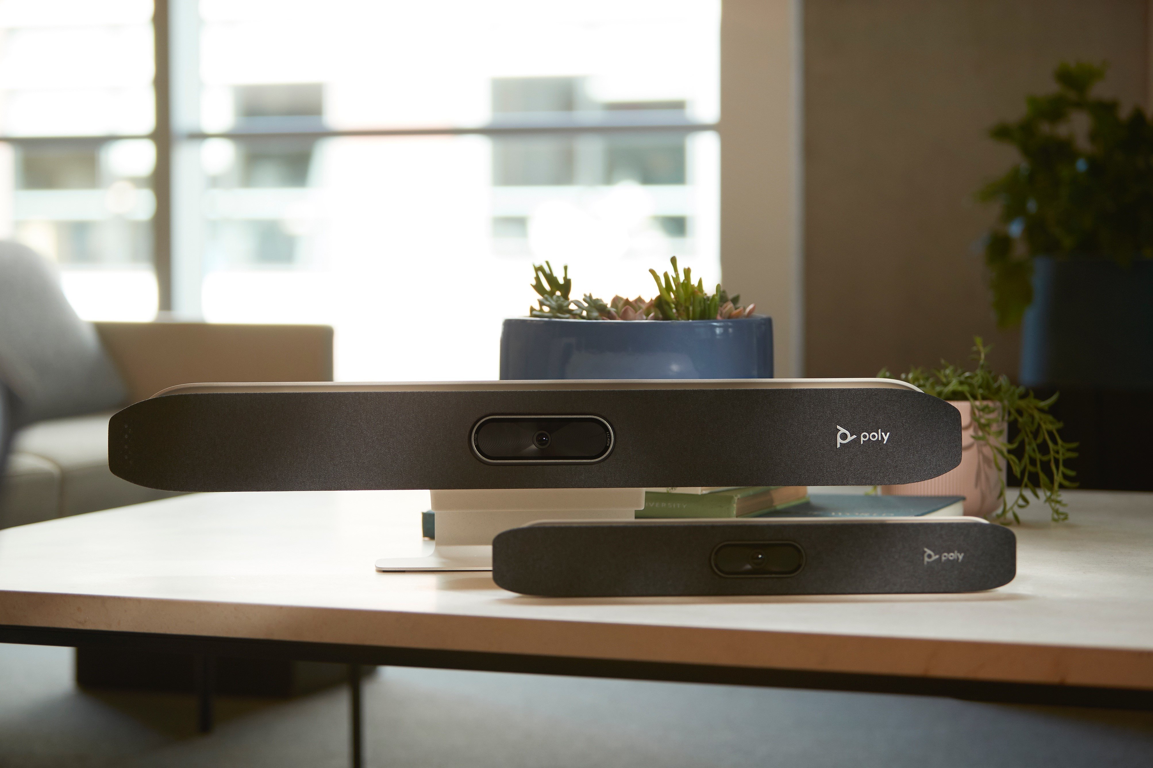 Poly X30 en X50, all-in-one video/soundbars voor unieke VC-ervaring
